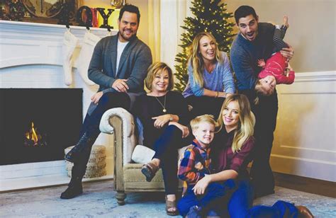 Hilary Duff Shares Adorable Family Photos from Holiday Break as。